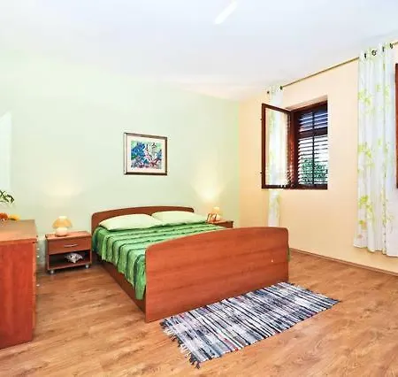 Apartman U Vili Blizu Mora *