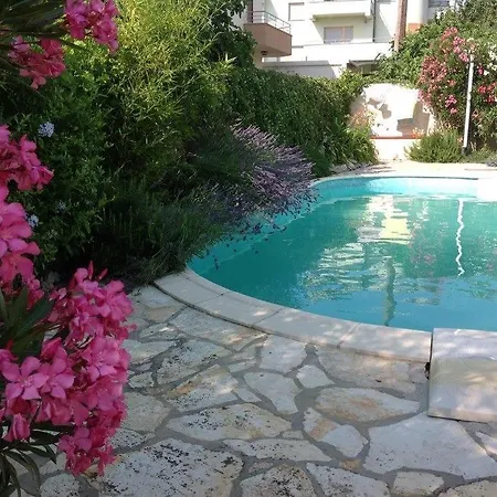 Apartman U Vili Blizu Mora Apartamento
